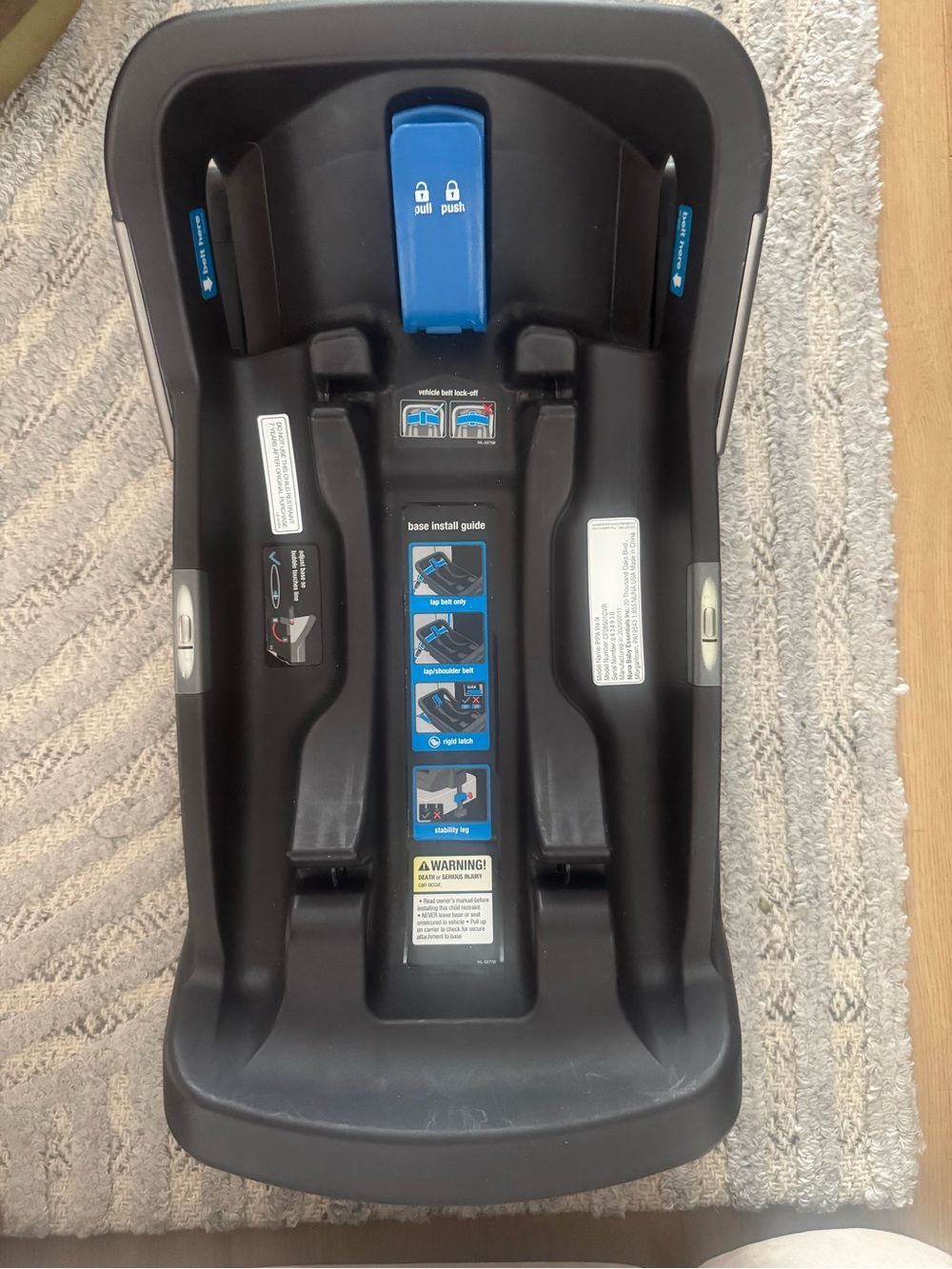 Nuna Pipa Lite Lx Infant Car Seat With Base great condition used